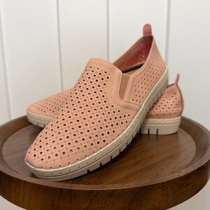 Easy Street Pink size 8 Women’s Perforated Loafers WIDE #03